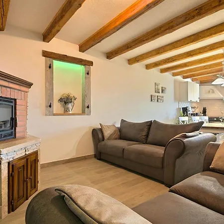 Apartment In With Wifi